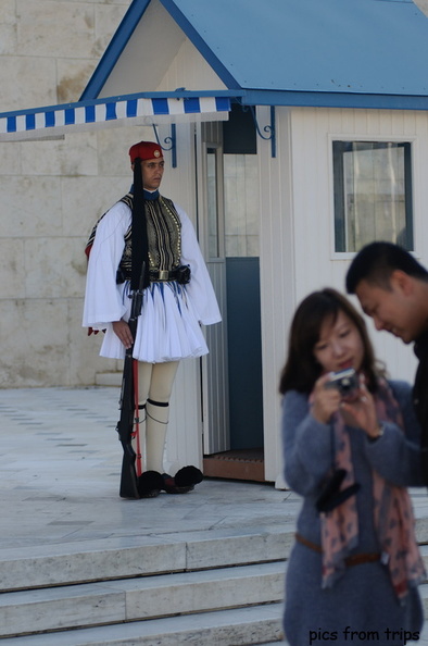 Guard at the Tomb of the Unknown Soldier_ Athens2010d25c004.jpg